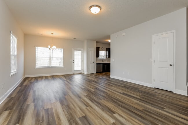 118 Chaffseed Cir, Hinesville, GA 31313 - photo 3