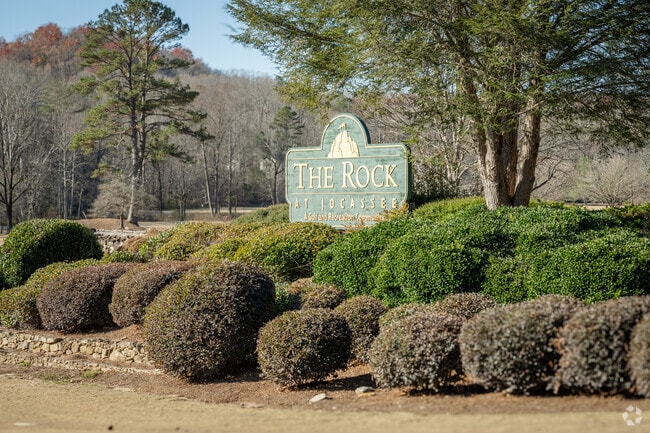 Perfectly trimmed greens and well-kept golf courses highlight the beauty of Holly Springs.