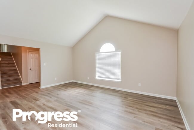 6474 Rebecca Way, Lithonia, GA 30058 - photo 5