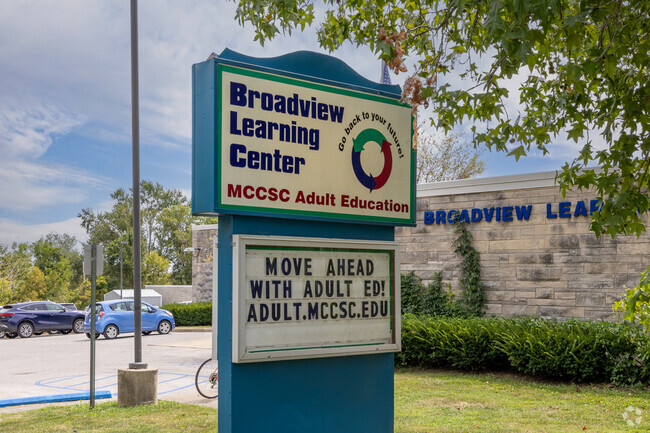 Bloomington Graduation School has a 10 to 1 student to teacher ratio.
