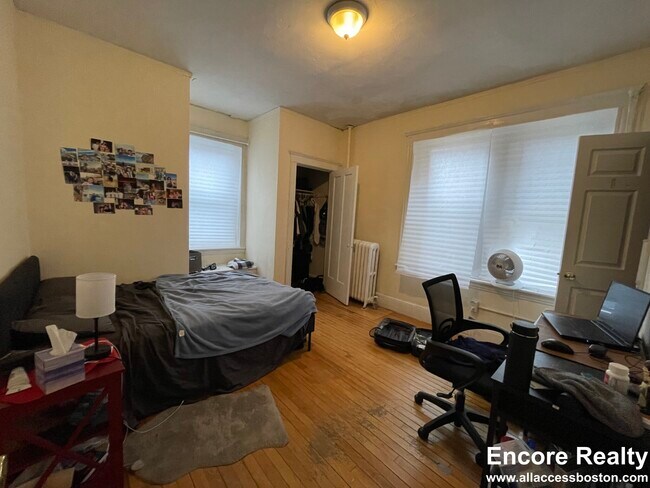 66 Egmont St unit 64-2, Brookline, MA 02446 - photo 7