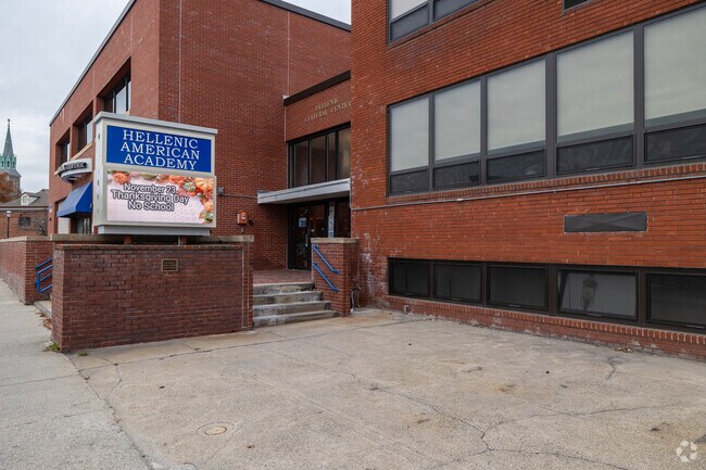 The Hellenic American Academy was founded in 1906.