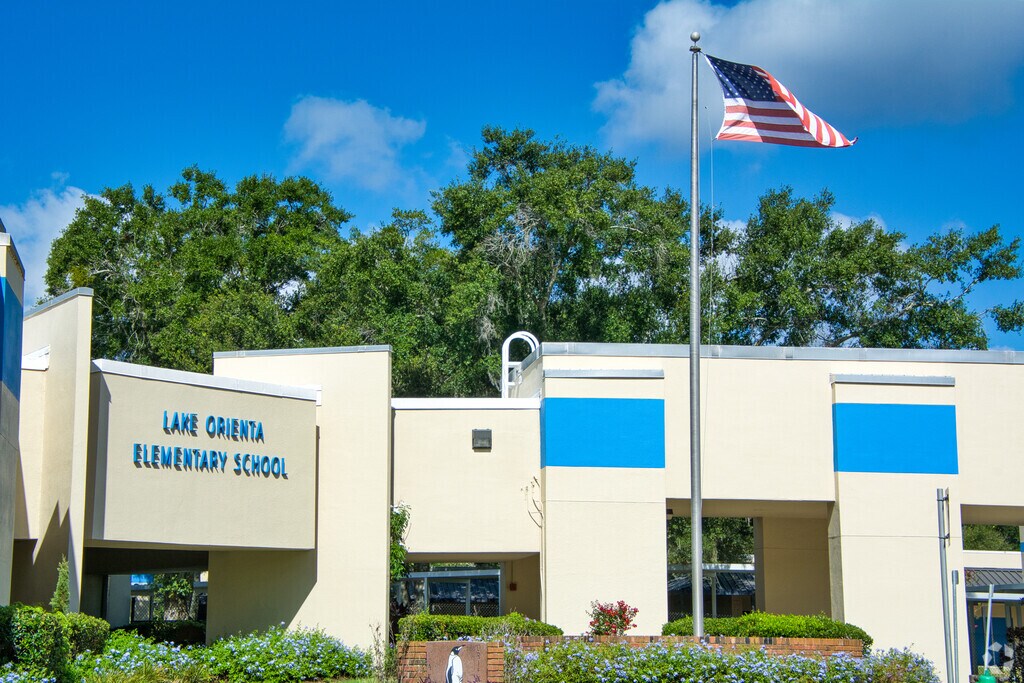 Lake Orienta Elementary School is a public institution.