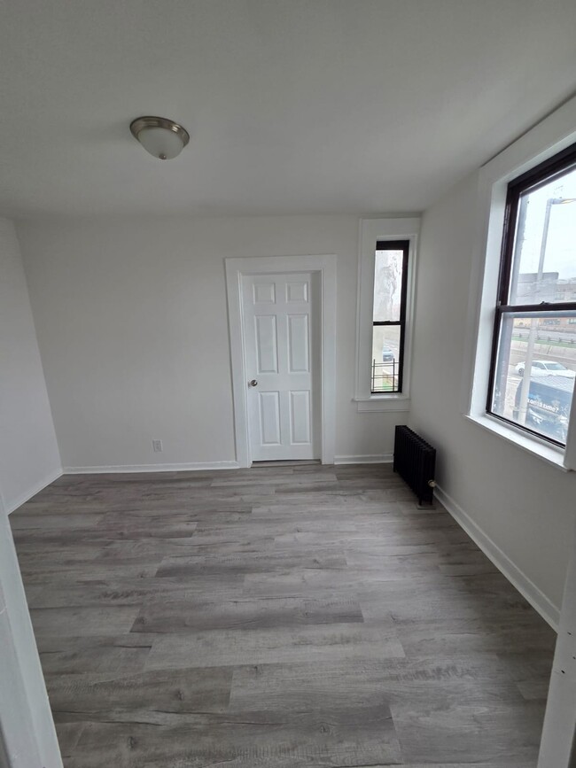 318 58th St Unit 4, Brooklyn, NY 11220