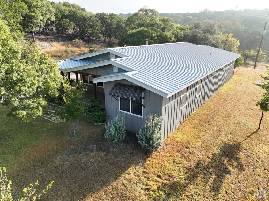 160 Enchanted Valley Rd, Kerrville, TX 78028 - photo 2