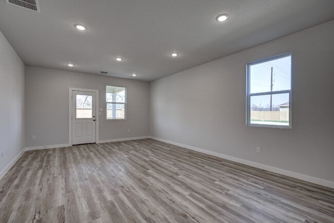 10722 Fairchild Way, San Antonio, TX 78109 - photo 5