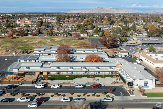 The Lincoln Elementary School is committed is building a community of lifelong learners.