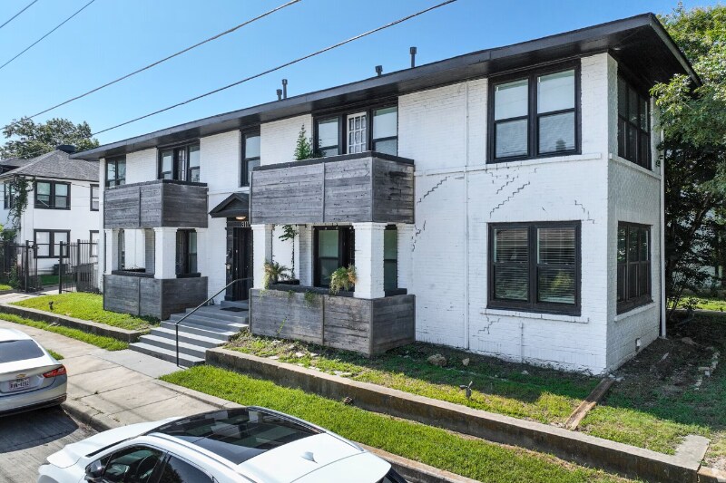 301-311 W Leuda St unit 301K, Fort Worth, TX 76104 - photo 1