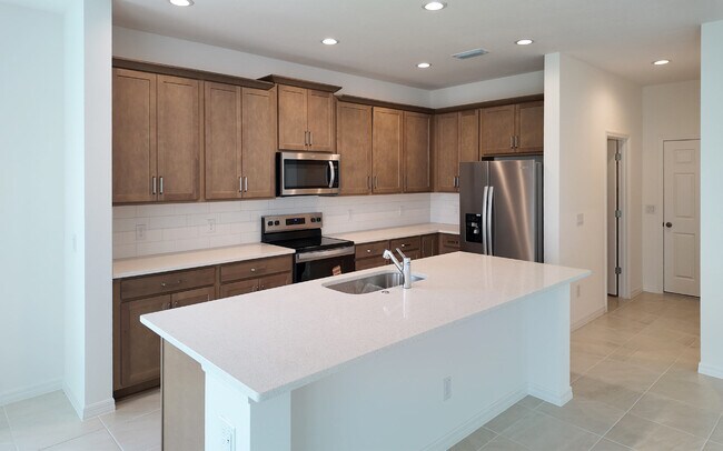 1925 Steelers Way, Saint Cloud, FL 34771 - photo 6