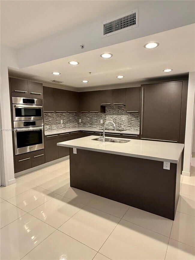 7661 NW 107th Ave Unit 207, Doral, FL 33178