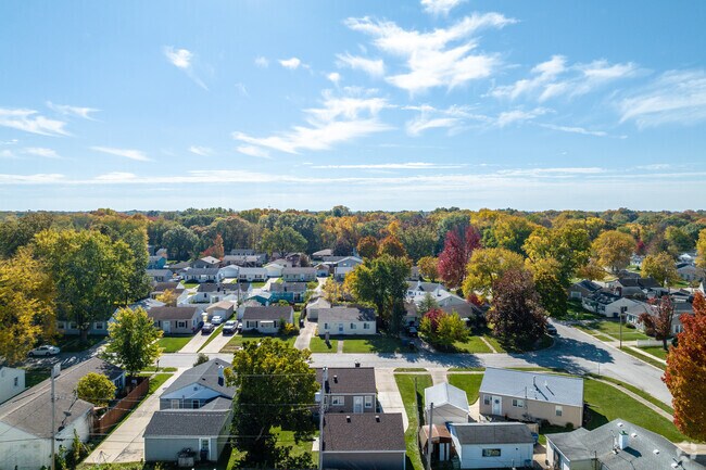 Locals can take a walk down the tree-lined streets of Molette.