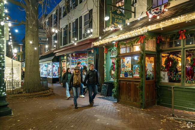 The local pubs enjoy the increased foot traffic the annual Christkindlmarkt brings.
