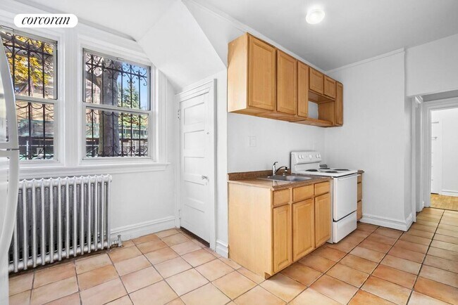 338 Clermont Ave, New York, NY 11205 - photo 3