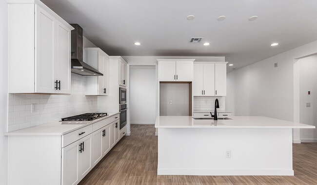 40546 W Michaels Dr, Maricopa, AZ 85138 - photo 2