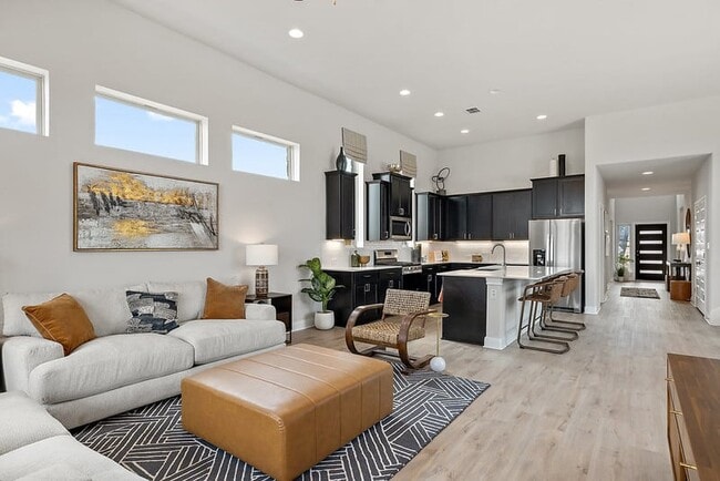 Sage Hollow - Sapphire Series - 60'