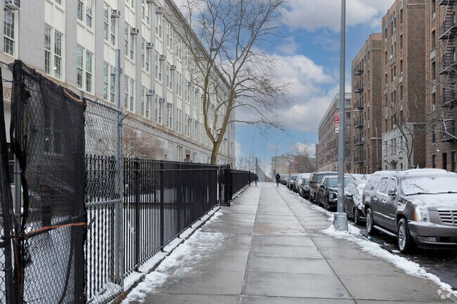The Bronx High School of Business (BHSB), is housed in the Taft Educational Campus.
