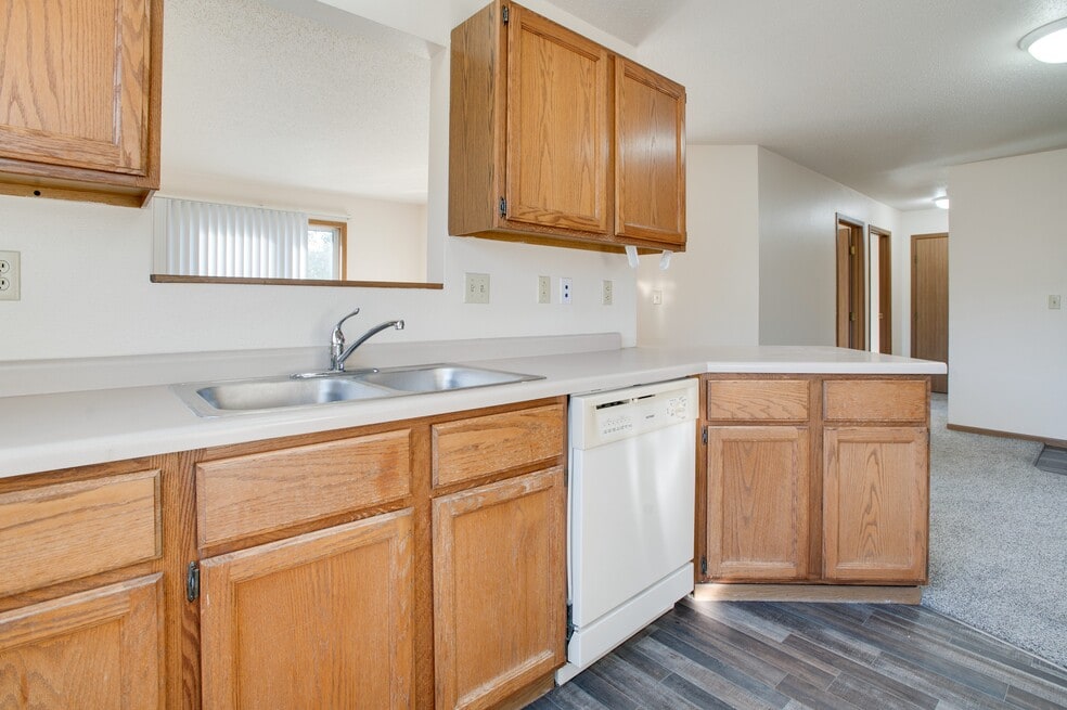 Dock 9 Apartments, Fargo, ND 58103 - photo 1