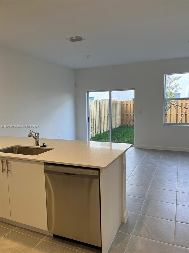 16271 SW 292nd St, Homestead, FL 33033 - photo 5