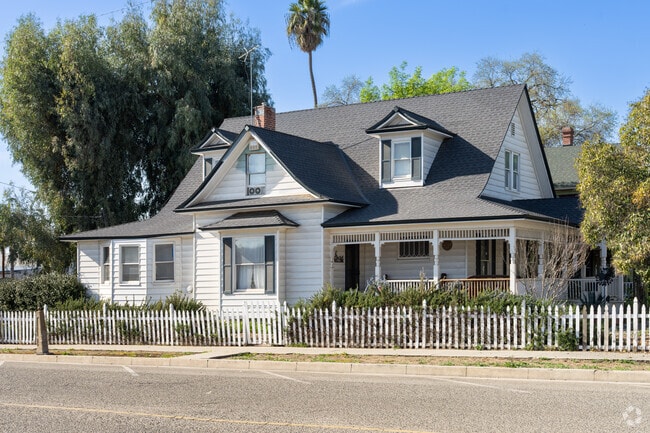 Many of the older homes in Lindsay have be fully restored to their original glory.