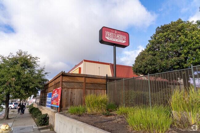 Fish & Chips offers a cozy dinner spot for Bolsa Knolls residents to unwind.