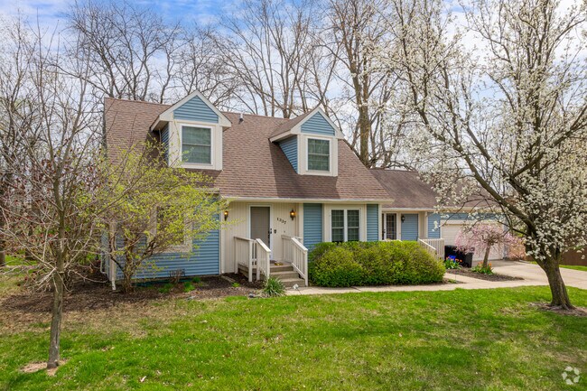 Cape Cods are a common sight in the Cross Point neighborhood.