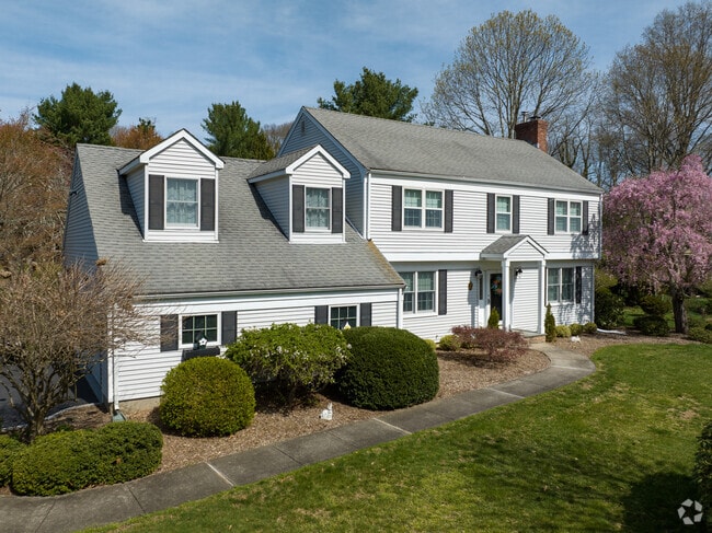 Larger farm style houses are common in Calverton.