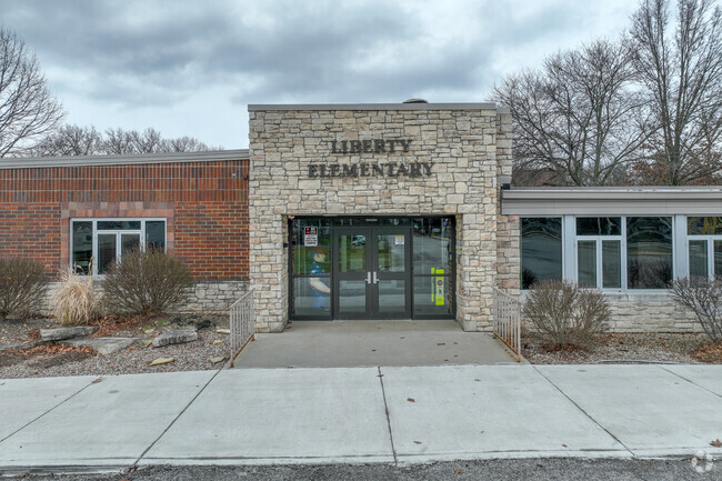 Liberty Elementary School has a rating of B from Niche.