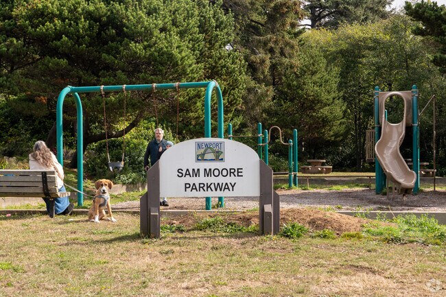 Sam Moore Parkway has a great play structure for smaller children.