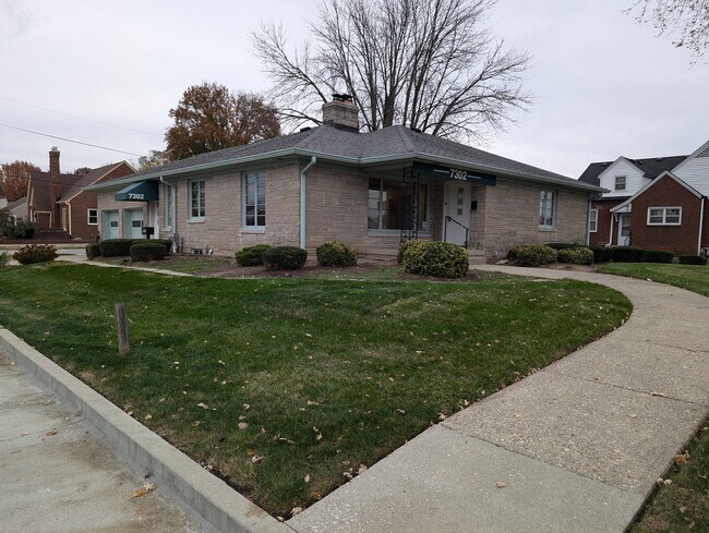 7302 E Washington St unit A, Indianapolis, IN 46219 - photo 4