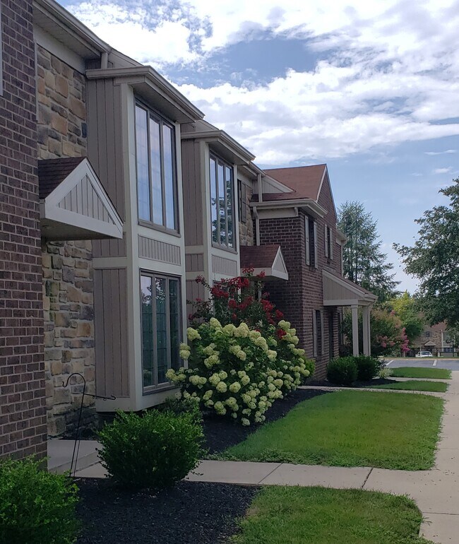 799 Patriot Dr, Lancaster, PA 17601