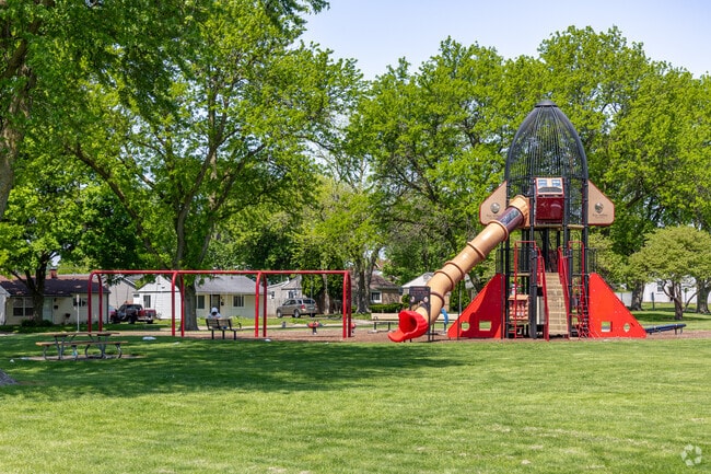 Greene Field Park offers a large playground in Blackhawk Aurora.
