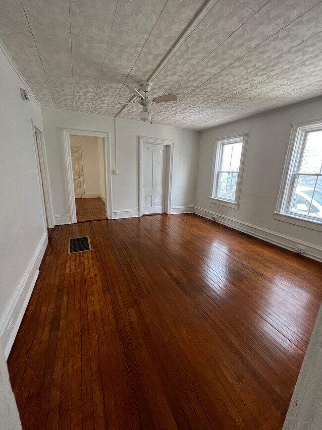 77 Archibald St Unit 1, Burlington, VT 05401