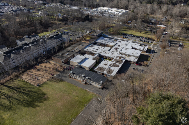 Pomeraug Elementary School at 607 Main St S in Southbury, CT.