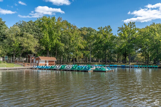 There are boat rentals available at the Belmont Lake State Park.