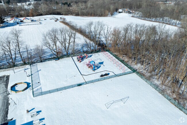 Chapel Hill Christian School- Green Campus is located in Akron, Ohio.