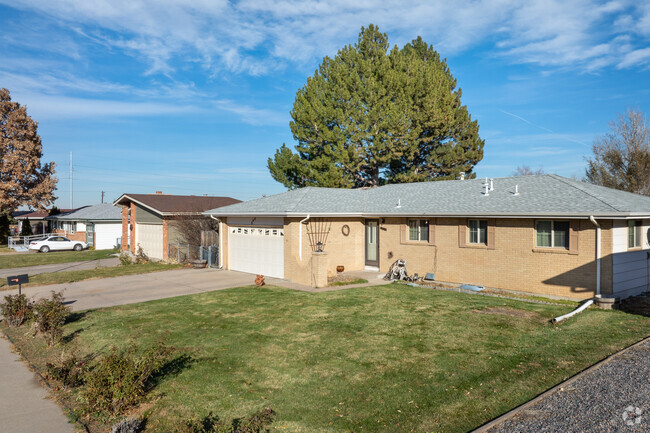 Homes in this area often showcase classic ranch-style designs and split-level layouts.