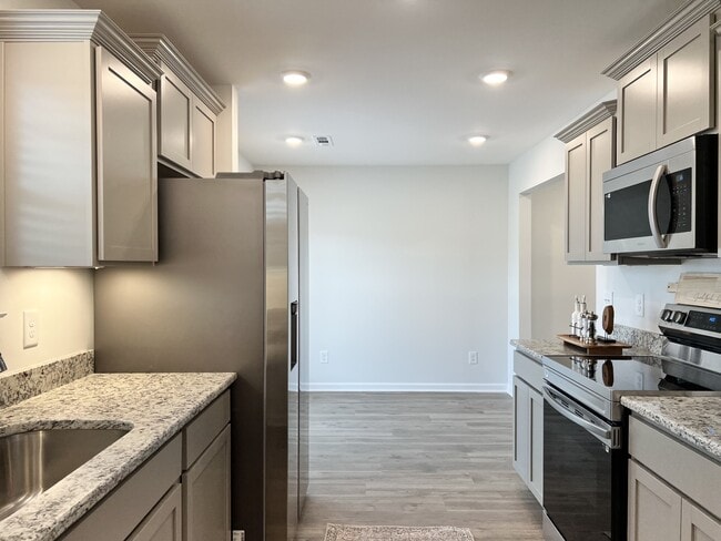 232 Republic St, Shelbyville, TN 37160 - photo 5