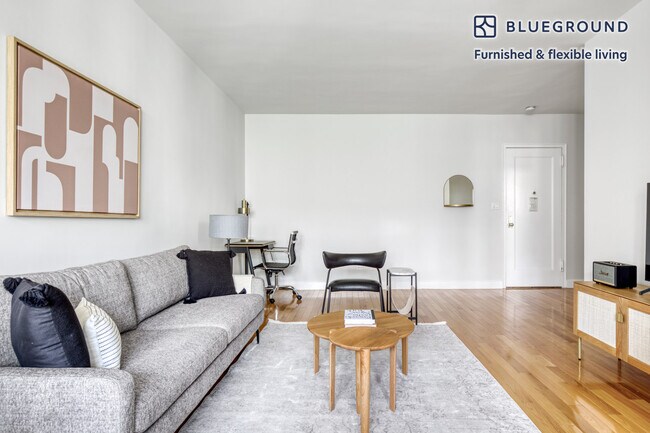 252 E 61st St unit FL4-ID637, New York, NY 10065 - photo 2