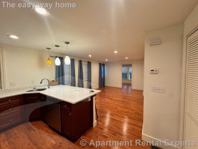 50 Spring St unit 1, Cambridge, MA 02141 - photo 2