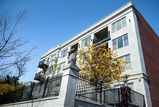 230 E 30th St, Kansas City, MO 64108