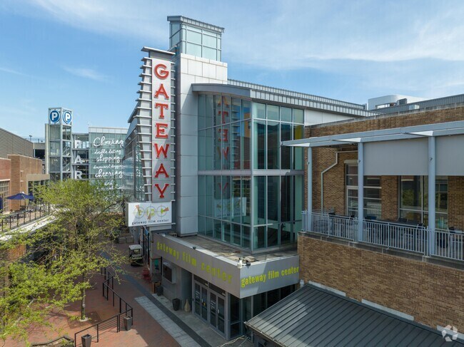 Gateway Film Center is a lively, modern space for a variety of movies & film-related events, plus an undersea-themed bar.