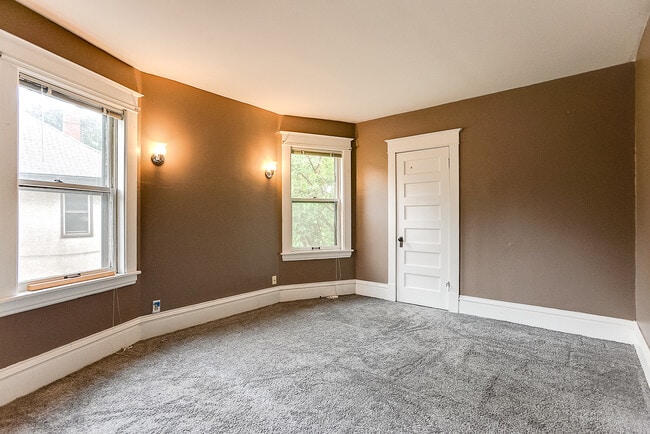 1651 Minnehaha Ave W, Saint Paul, MN 55104 - photo 4