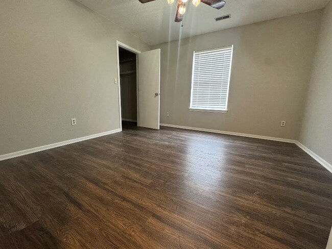 18030 Sanibel Cir, Westfield, IN 46062 - photo 7