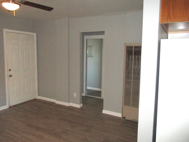 326 V St unit . 3, Sacramento, CA 95818 - photo 7