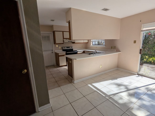 1736 Augustine Place, Tallahassee, FL 32301 - photo 4