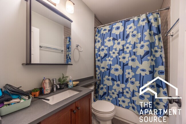 809 W Cornelia Ave unit 209, Chicago, IL 60657 - photo 6