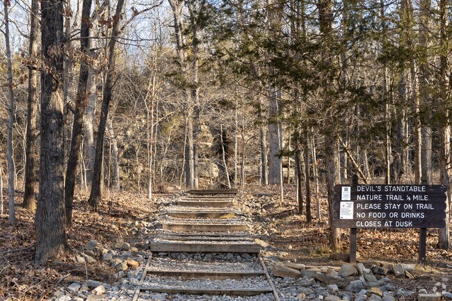 Explore stunning scenery on Giant City State Park's hiking trails near Carbondale, IL.