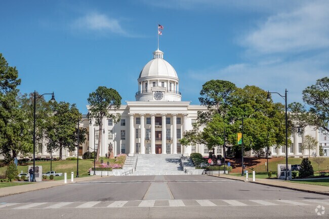 Downtown Montgomery is home to Alabamas State Capitol.