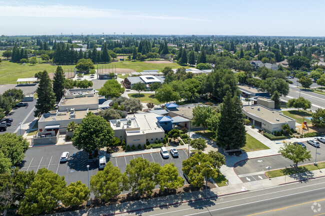 Garfield Elementary School is part of the Clovis Unified School District.