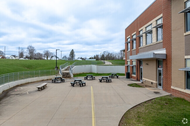Children in Columbia Lake can attend Barberton Primary School.